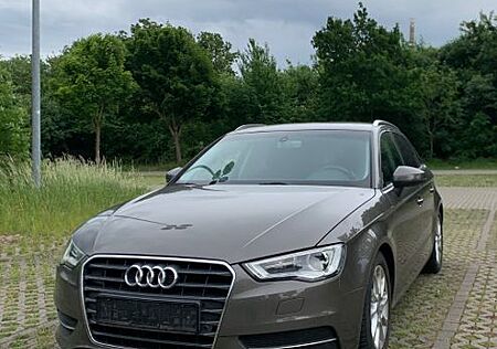 Audi A3 1.6 TDI Sportback Attraction
