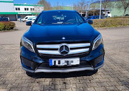 Mercedes-Benz GLA 200 AMG Line AMG Line