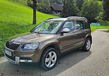 Skoda Yeti 2.0 TDI 4x4 DSG Adventure / AHK / Alcantara