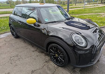 Mini Cooper SE Vollausstattung Piano Black Volleder