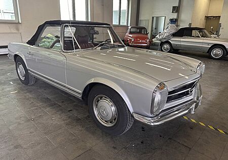 Mercedes-Benz SL 280 W113 Pagode