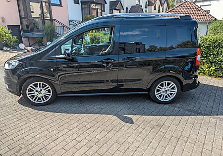 Ford Tourneo Courier 1.0 EcoBoost 74kW Titanium