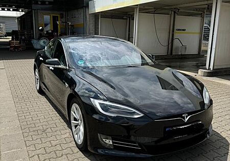 Tesla Model S 75D -
