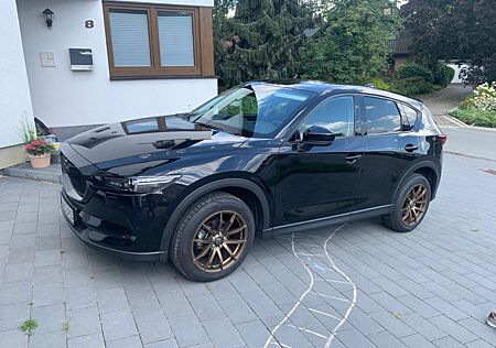 Mazda CX-5 / Schwarz Foliert / Sportfelgen eingetragen
