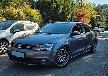 VW Jetta Volkswagen 1.2 TSI Comfortline BlueMotion Tech Co...