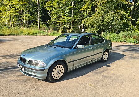 BMW 320i -