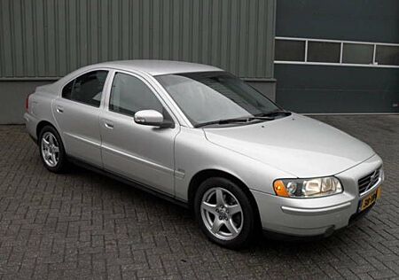 Volvo S60 2.4D EDITION II MOBILITY LEDER NAVI