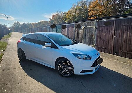 Ford Focus 2,0 EcoBoost ST Leder-Sport-Paket ST