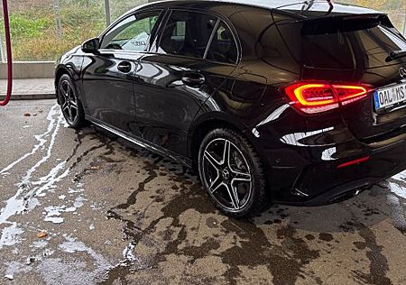 Mercedes-Benz A 250 e DCT -AMG Night