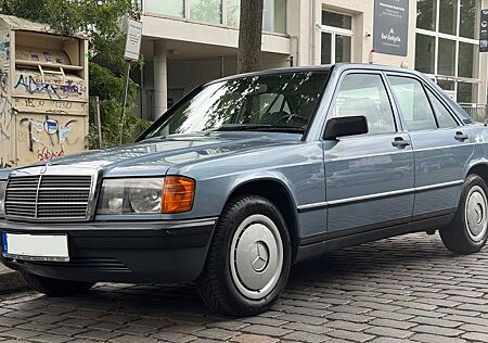 Mercedes-Benz 190 sehr zuverlässig mit H Zulassung Schiebedach