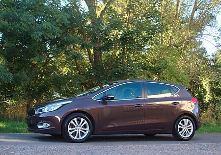 Kia Cee'd / Ceed 1.6 CRDi Vision
