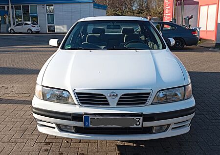 Nissan Maxima 2.0 V6 26V SE Klima SE