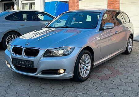 BMW 318d A Tour. AHK Navi Leder Xenon Standheizung