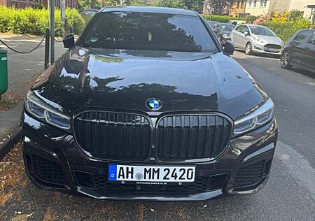 BMW 745e -