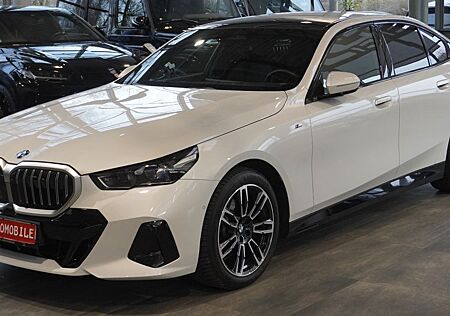 BMW 520 i *M Sport*AHK*HUD*PANO*STAHZ*VOLL