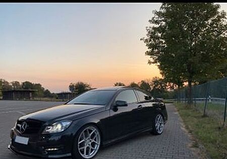 Mercedes-Benz C 350 Coupé Autom. -