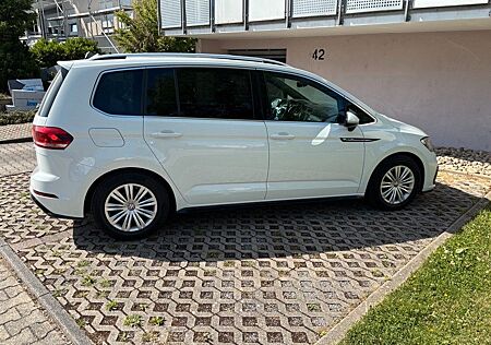 VW Touran Volkswagen 2.0 TDI SCR Highline | R-Line