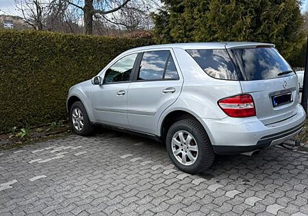 Mercedes-Benz ML 320 CDI 4MATIC - AHK TÜV 08/27
