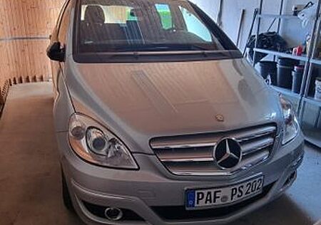 Mercedes-Benz B 180 Autotronic -