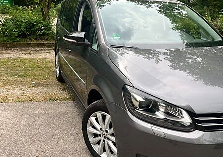 VW Touran Volkswagen 2.0 TDI DPF Freestyle Freestyle