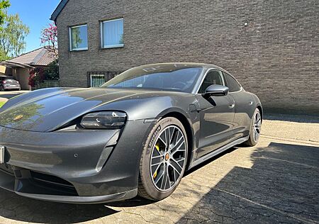 Porsche Taycan Turbo Turbo