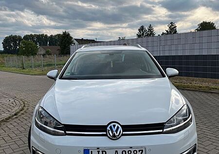 VW Golf Volkswagen 1.0 TSI Comfortline Variant Comfortline