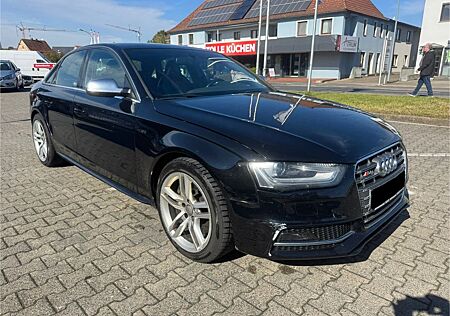 Audi S4 3.0 TFSI quattro Schaltgetriebe