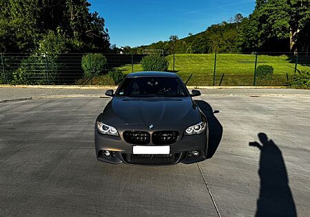 BMW 520d - M Paket - H&K - NavProf - Alcantara