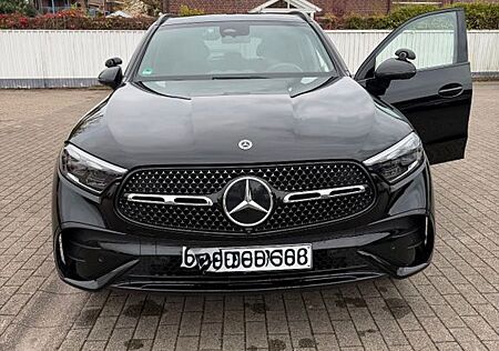 Mercedes-Benz GLC 300 gebraucht kaufen Mercedes-Benz GLC 300 GLC 300d 4MATIC AMG/PANO/SH/AHK