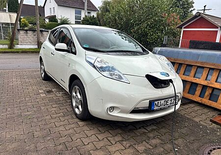 Nissan Leaf Tüv 07/2026 LED-Scheinwerfer Guter Zustand