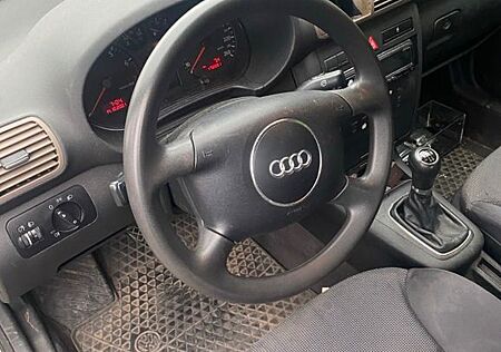 Audi A3 1.6 Ambiente Ambiente