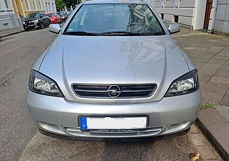 Opel Astra Coupé 2.2 16V - 147 PS