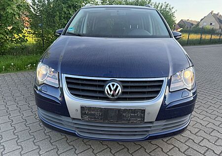 VW Touran Volkswagen 1.9 TDI DPF Freestyle BlueMotion