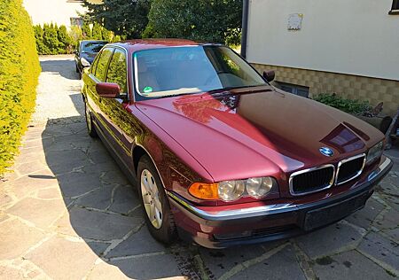 BMW 728i