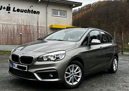 BMW 218 2 Active Tourer i*NAVI*KAMERA*PANO*30TKM Org