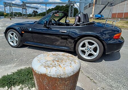 BMW Z3 Roadster 2.8 cosmosschwarz 6-Zylinder TOP