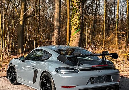 Porsche Cayman GT4 RS