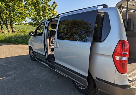 Hyundai H-1 Starex