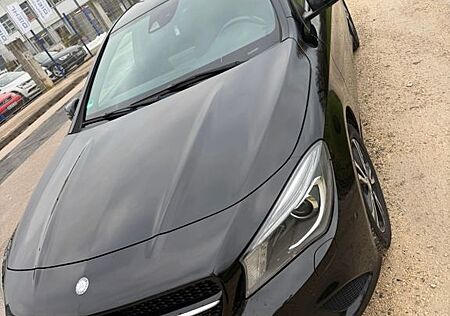 Mercedes-Benz CLA 180 -