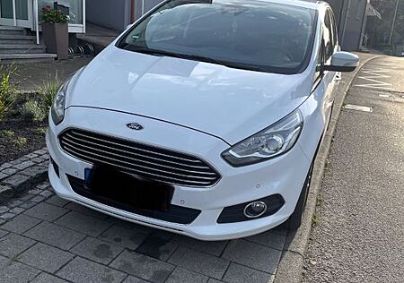 Ford S-Max 2,0 TDCi 110kW Titanium Titanium