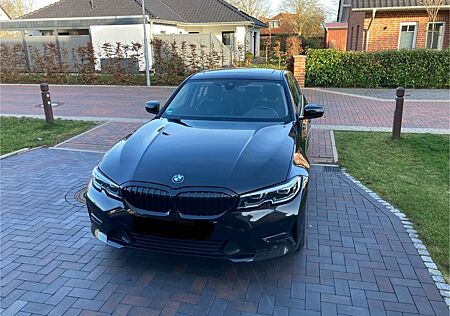 BMW 320d Advantage Automatik Limousine