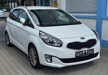 Kia Carens Dream Team