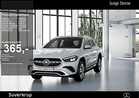 Mercedes-Benz GLA 200 PROGRESSIVE SPUR PANO AHK KAMERA STANDH