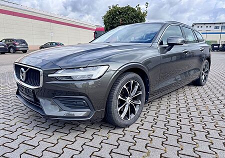 Volvo V60 D3 Momentum Aut. - LEDER+NAVI+LED
