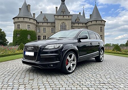 Audi Q7 3.0 TDI S-Line *7-Sitzer* *AHK*