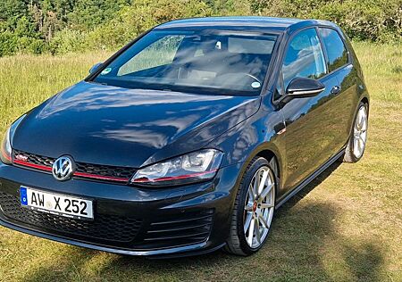 VW Golf Volkswagen 2.0 TSI BMT GTI Performance