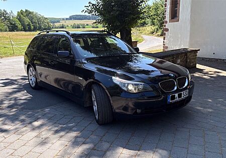 BMW 530d A touring - Leder, Navi, Pano, AHK, 8-fach