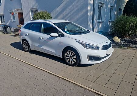 Kia Cee'd Sportswagon 1.6 GDI Dream-Team Edition...