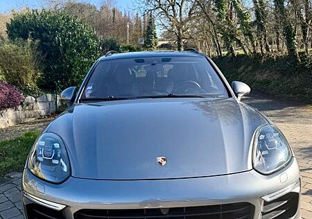 Porsche Cayenne S E-Hybrid S