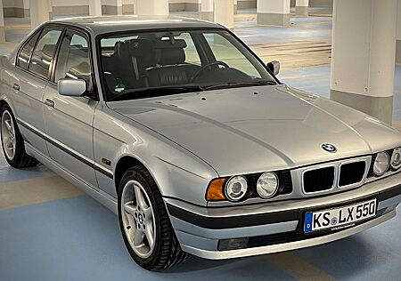 BMW 525iA Executive Edition
